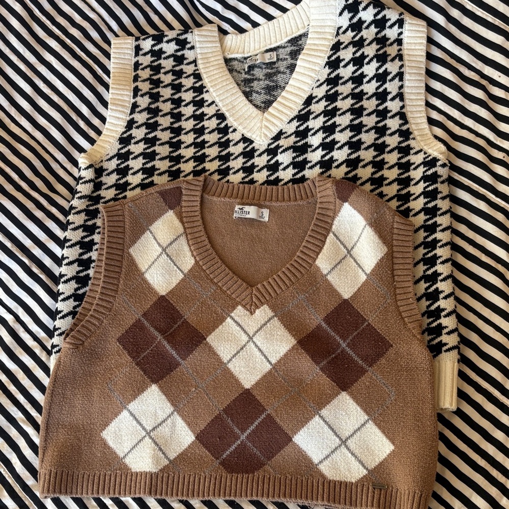 Lot of 2 Hollister V-Neck vests - Brown Argyle / white Houndstooth size S - Picture 2 of 4